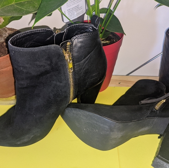 Steve Madden 8.5 Black Boot - Picture 2 of 5